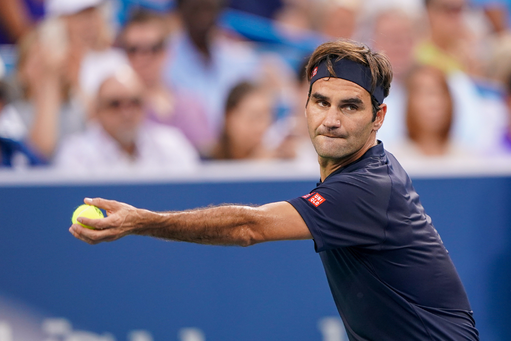 着幕后运作 着幕后运作