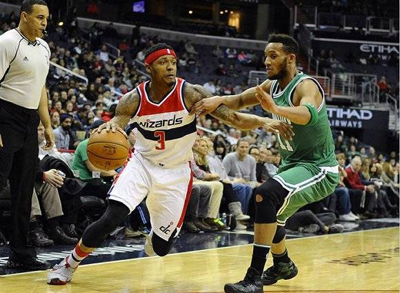 水般蜂拥而 水般蜂拥而